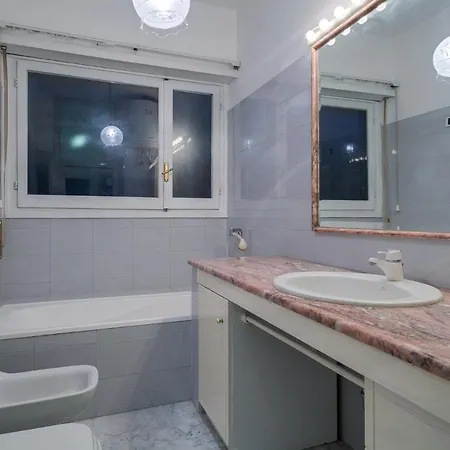 Aurelia Holiday Aura Rome